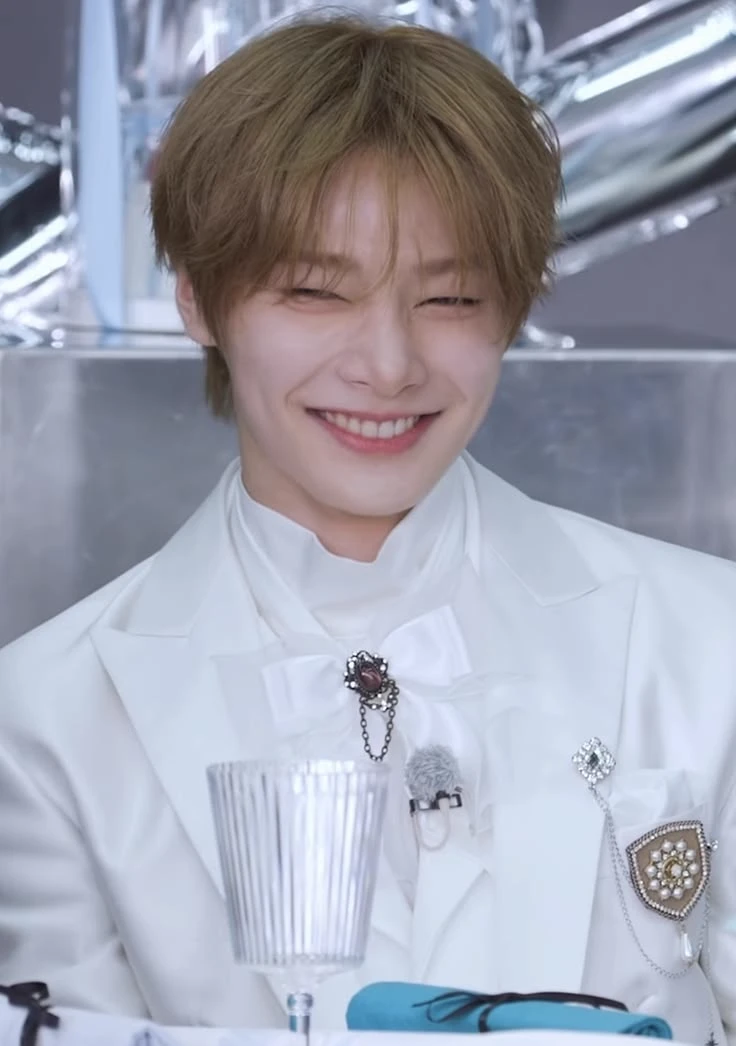 Jeongin thumbnail