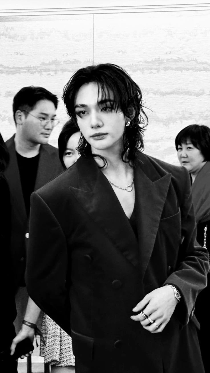 Hwang Hyunjin thumbnail