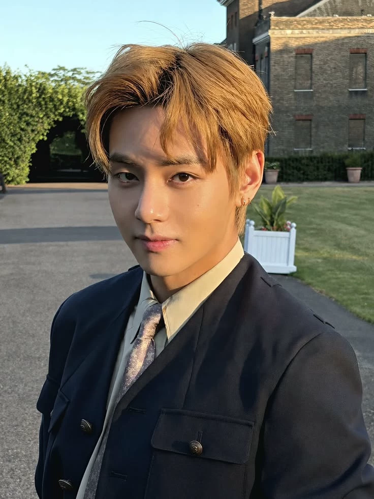 Kim Taehyung thumbnail