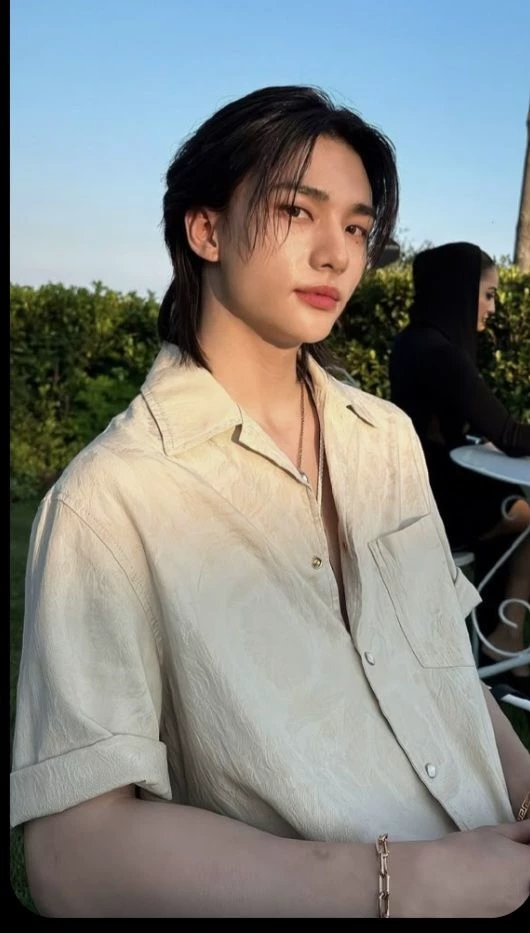 Hwang Hyunjin thumbnail