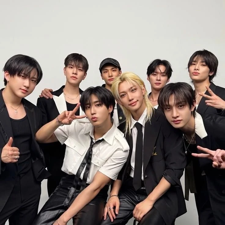 stray kids thumbnail