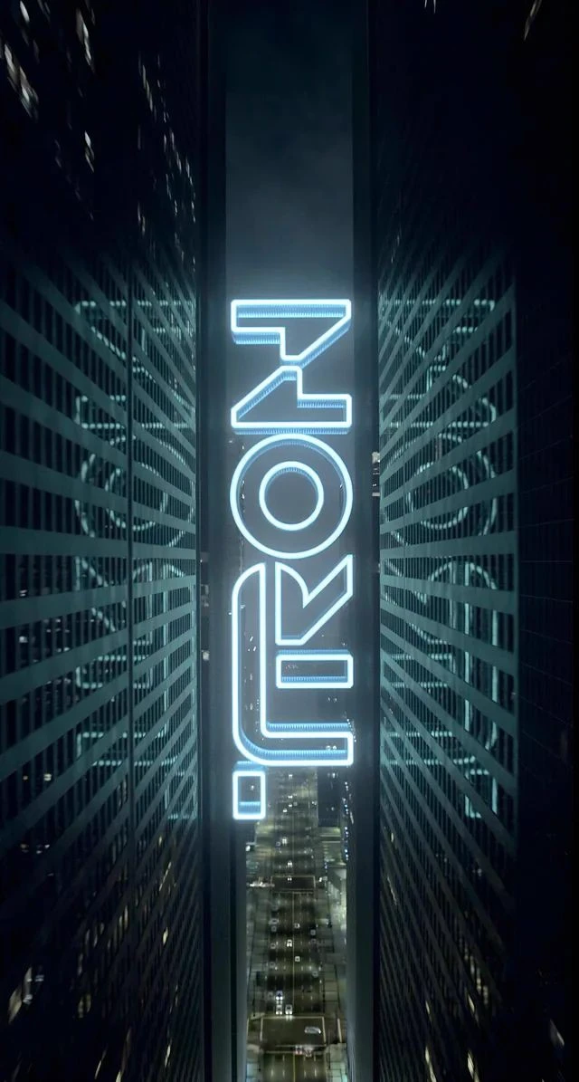 Tron: Welcome to the Network. thumbnail