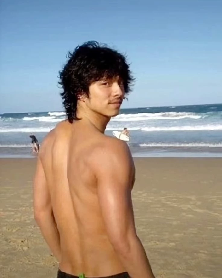 Gong Yoo thumbnail