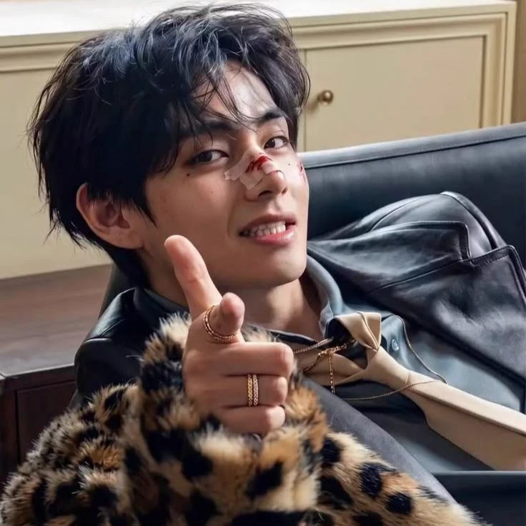 Kim Taehyung thumbnail