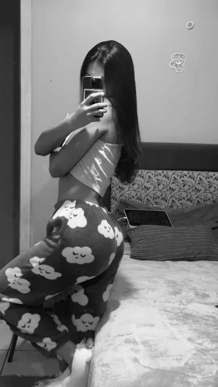 your cousin 🔥🍑 thumbnail