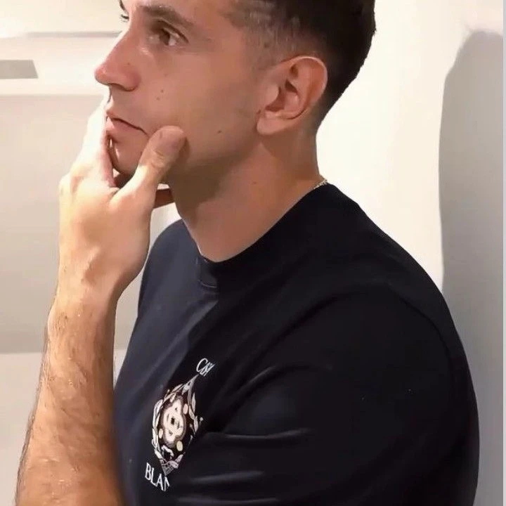 Dibu Martínez thumbnail