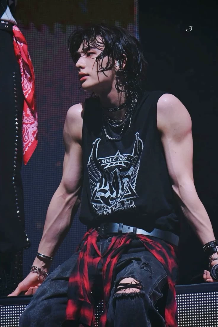 hwang hyunjin thumbnail