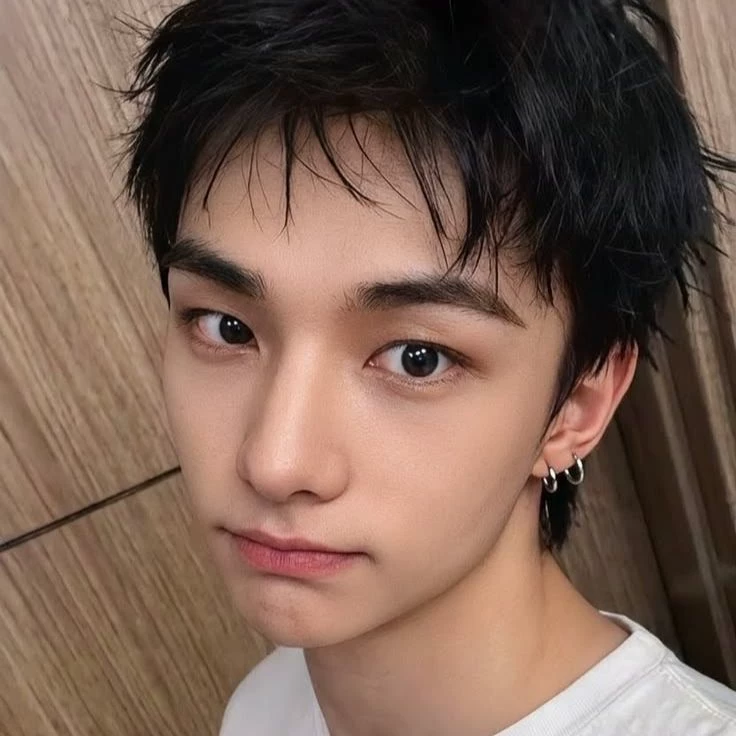 Hyunjin thumbnail